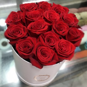 Συνθεσεις λουλουδιων - Roses Box ΣΥΝΘΕΣΕΙΣ